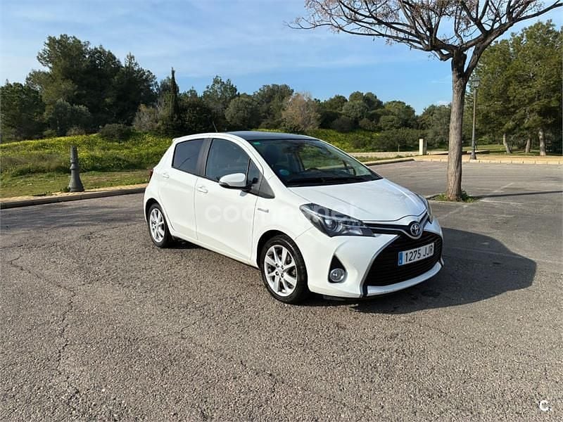 Blanco Usado 2015 Toyota Yaris Hybrid Advance Berlina | 14.500 € (Precio justo) - Imagen 1/4