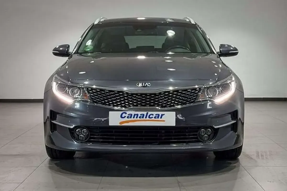 Usado Kia Optima 136 CV (100 kW) 2022 Gris Berlina
