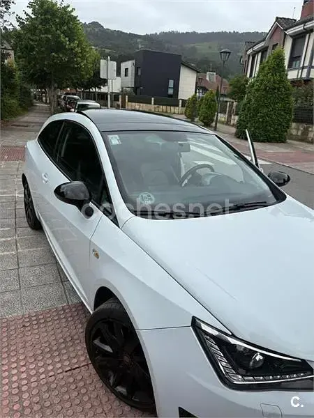 Usado Seat Ibiza SC FR 143 CV (105 kW) 2012 Blanco Utilitario