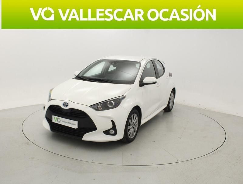 Blanco Usado 2022 Toyota Yaris Hybrid Active Berlina | 19.300 € (Precio justo) - Imagen 1/4