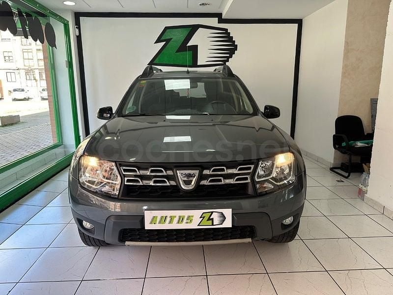 Usado Dacia Duster Lauréate 109 CV (80 kW) 2017 Gris / plata SUV