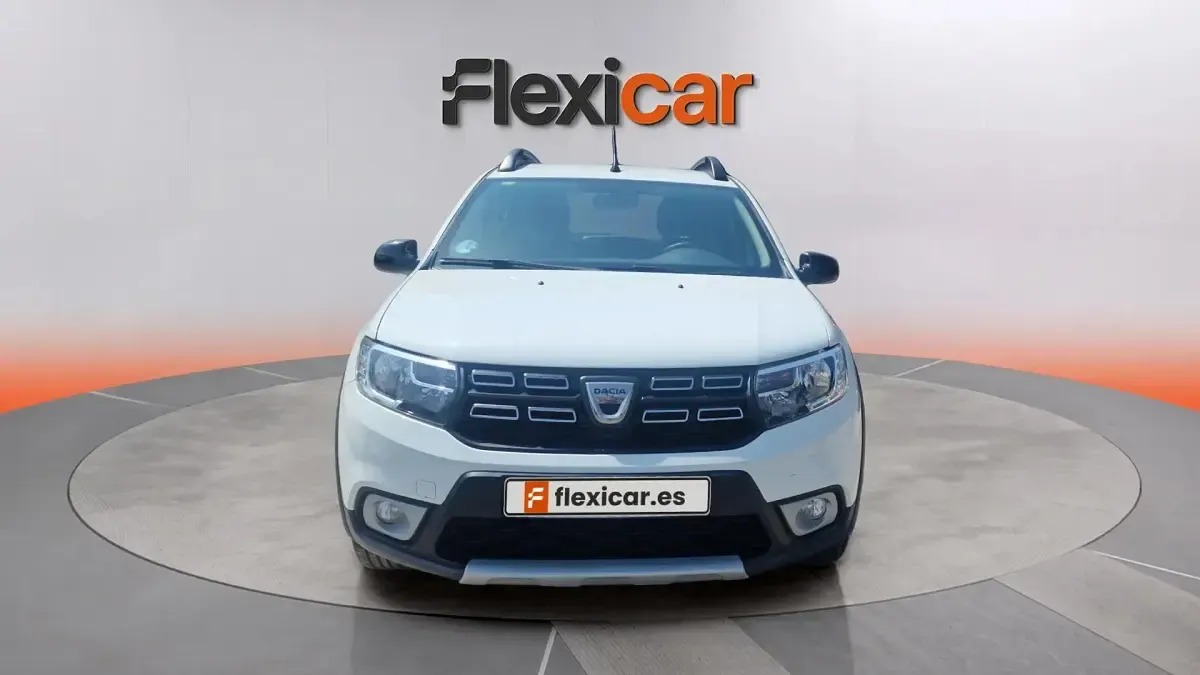Usado Dacia Sandero Comfort 100 CV (73 kW) 2020 Blanco Berlina