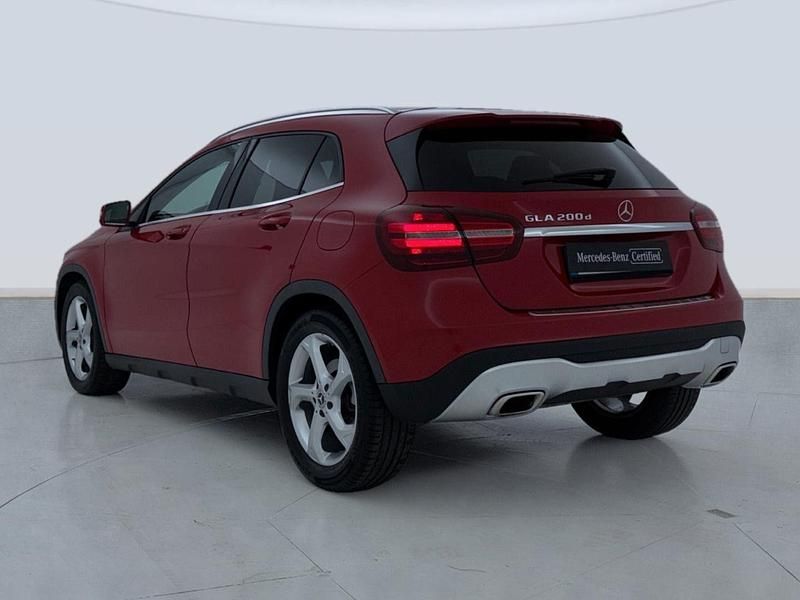 Usado Mercedes GLA200 136 CV (100 kW) 2018 Rojo SUV