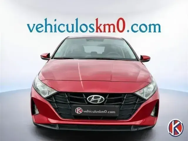 Usado Hyundai i20 84 CV (61 kW) 2022 Rojo Berlina