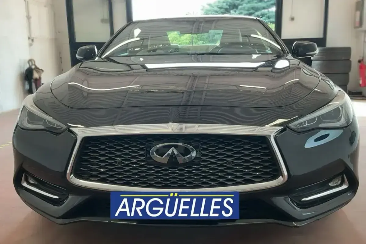 Usado Infiniti Q60 Sport Tech 211 CV (155 kW) 2017 Negro Coupe