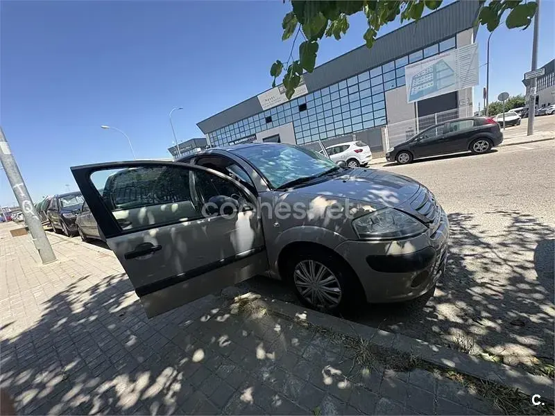 Usado Citroën C3 Furio 75 CV (55 kW) 2006 Beige Berlina