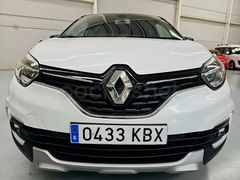 Usado Renault Captur Zen 120 CV (88 kW) 2017 Blanco SUV