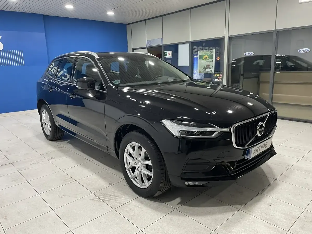 Usado Volvo XC60 Momentum 190 CV (139 kW) 2019 Negro SUV