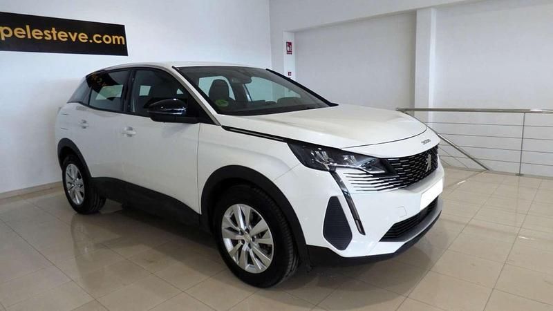 Usado Peugeot 3008 Allure 131 CV (96 kW) 2024 Blanco SUV