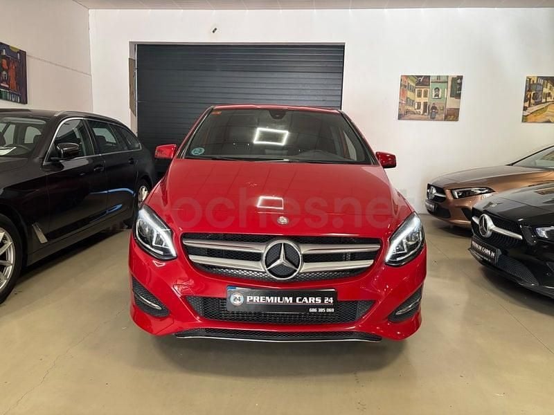 Usado Mercedes B200 136 CV (100 kW) 2017 Rojo Monovolumen