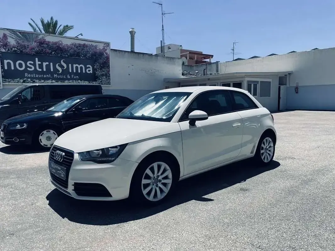 Usado Audi A1 Attraction 86 CV (63 kW) 2012 Blanco Utilitario
