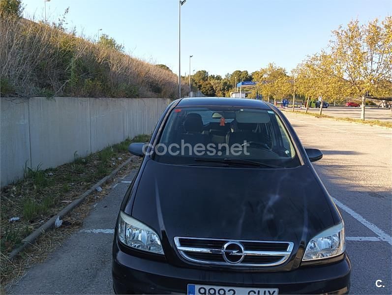 Usado Opel Zafira Elegance 125 CV (91 kW) 2003 Negro Monovolumen