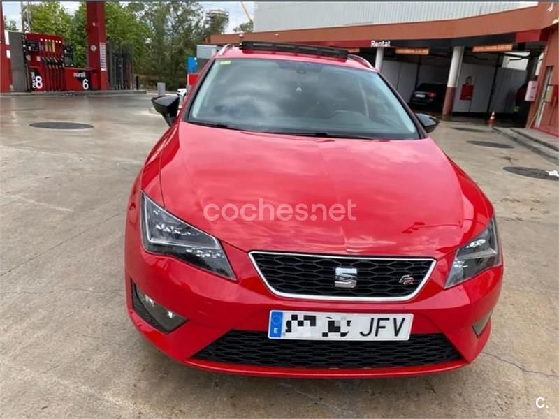 Käytetty Seat Leon ST FR 150 HP (110 kW) 2015 Punainen Farmari