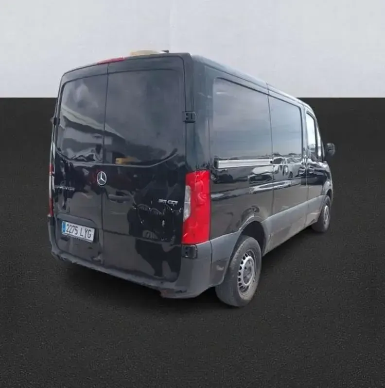Usado Mercedes Sprinter 114 CV (83 kW) 2022 Negro Van