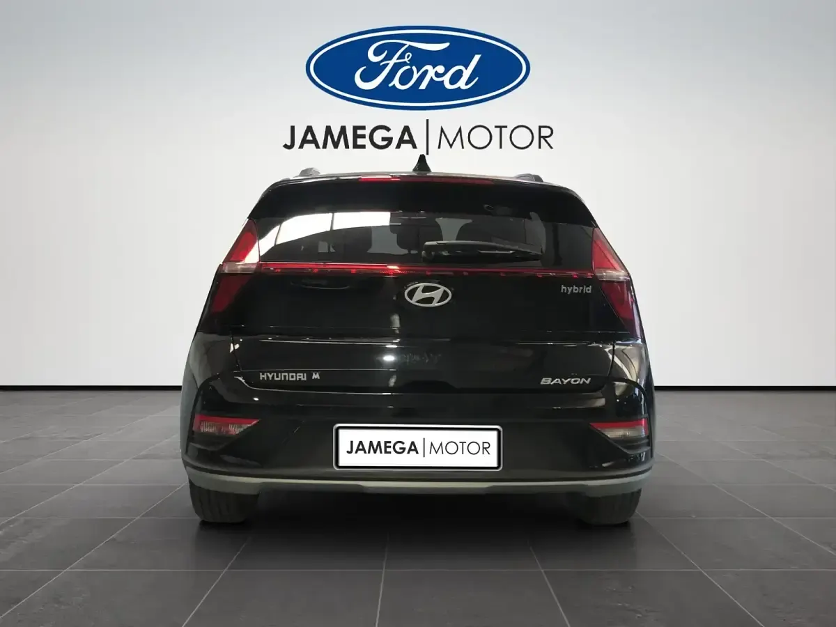 Usado Hyundai Bayon 100 CV (73 kW) 2024 Negro SUV