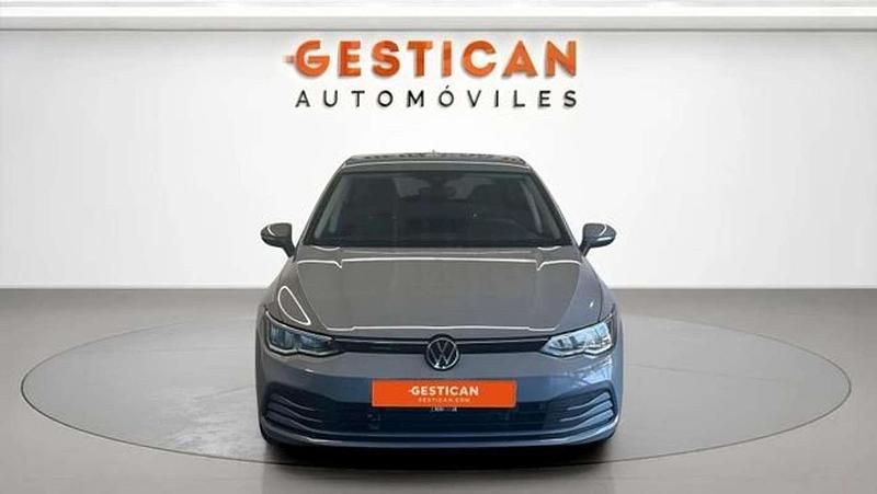 Usado VW Golf VIII Life 110 CV (80 kW) 2022 Gris Utilitario