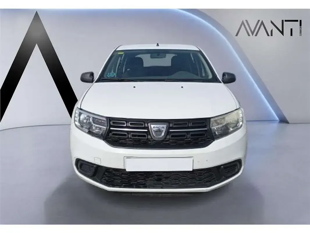 Usado Dacia Sandero Ambiance 75 CV (55 kW) 2018 Blanco Utilitario