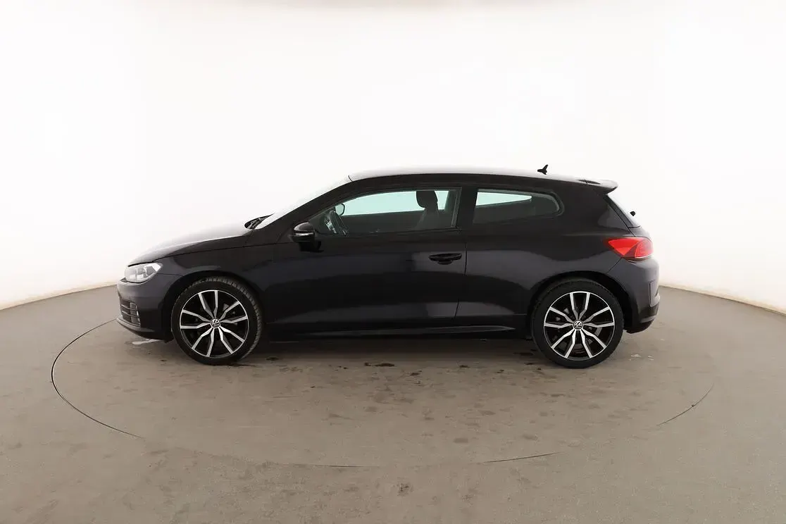 Usado VW Scirocco R-line BlueMotion 125 CV (91 kW) 2017 Negro Coupe