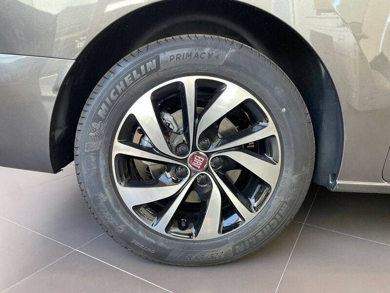 Usado Fiat E-Ulysse Lounge 100 kW (136 CV) 2024 Negro Monovolumen
