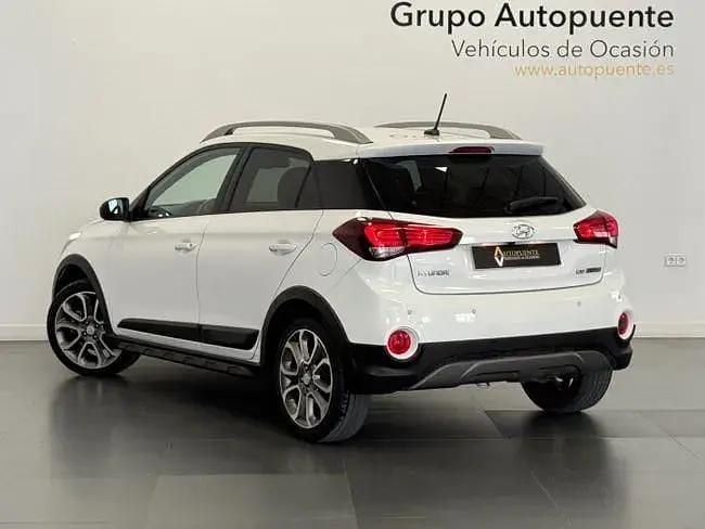 Begagnad Hyundai i20 Active 100 HK (73 kW) 2018 Vit Sedan