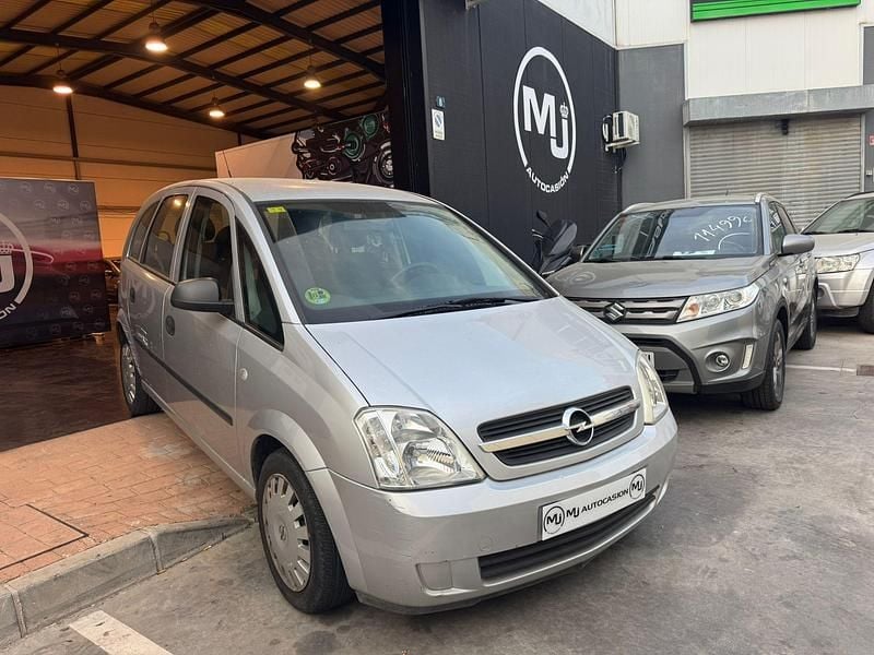 Usado Opel Meriva Cosmo 100 CV (73 kW) 2004 Gris / plata Monovolumen