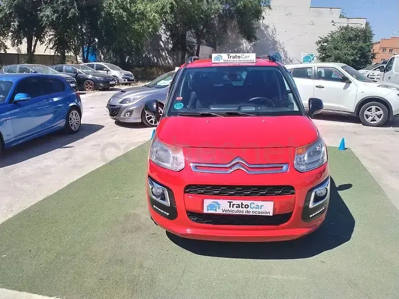 Usado Citroën C3 Picasso Exclusive 99 CV (72 kW) 2016 Rojo Monovolumen