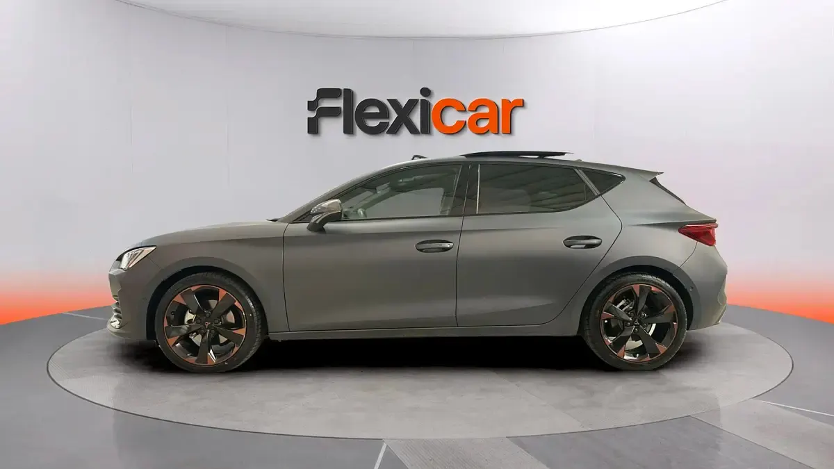 Usado Cupra Leon 150 CV (110 kW) 2024 Negro Berlina