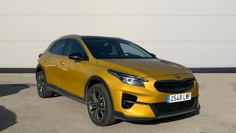 Usado Kia XCeed 141 CV (103 kW) 2022 Amarillo SUV