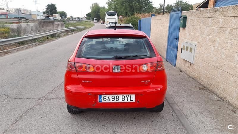Usado Seat Ibiza Fresh 100 CV (73 kW) 2002 Rojo Utilitario