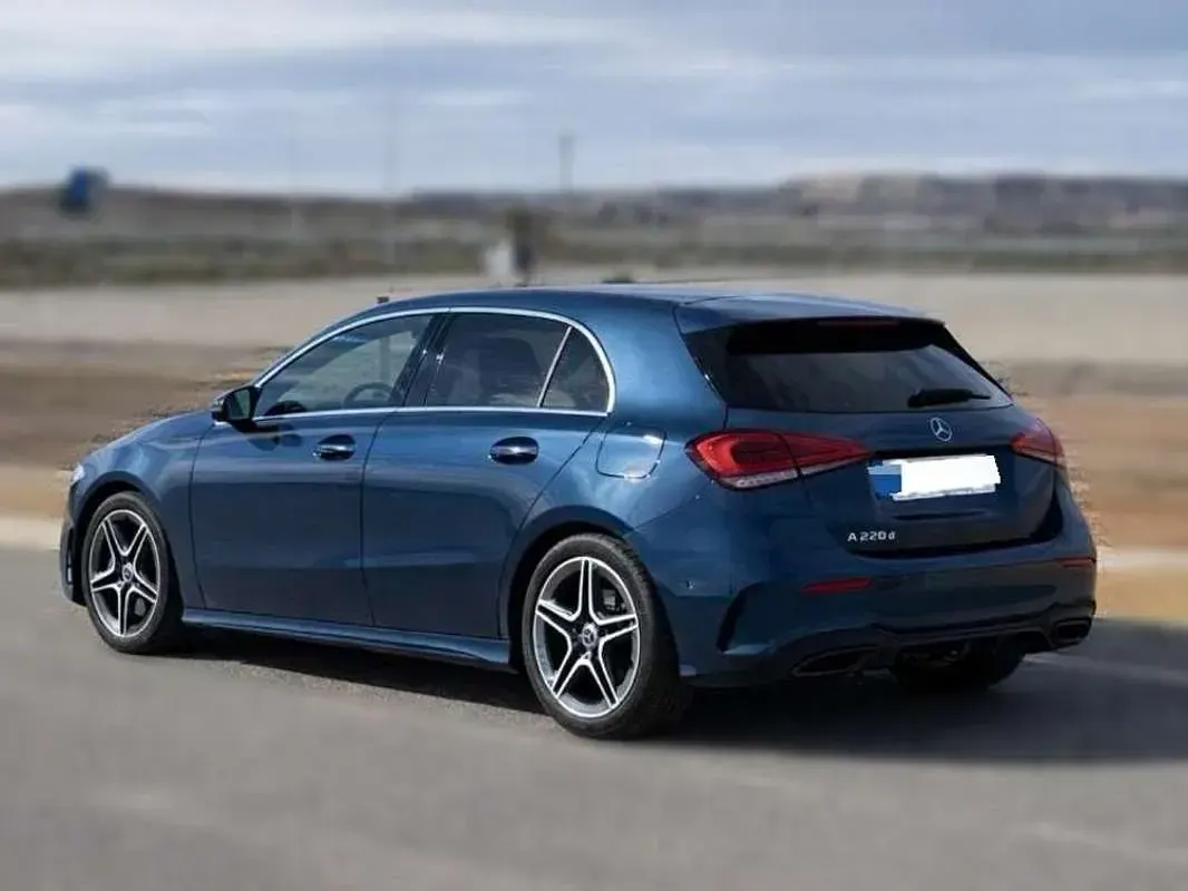 Usado Mercedes A220 190 CV (139 kW) 2021 Azul Berlina