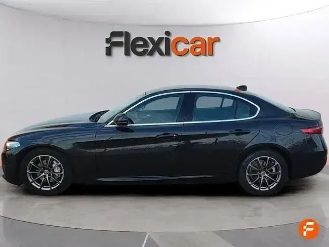 Usado Alfa Romeo Giulia Super 180 CV (132 kW) 2017 Negro Berlina