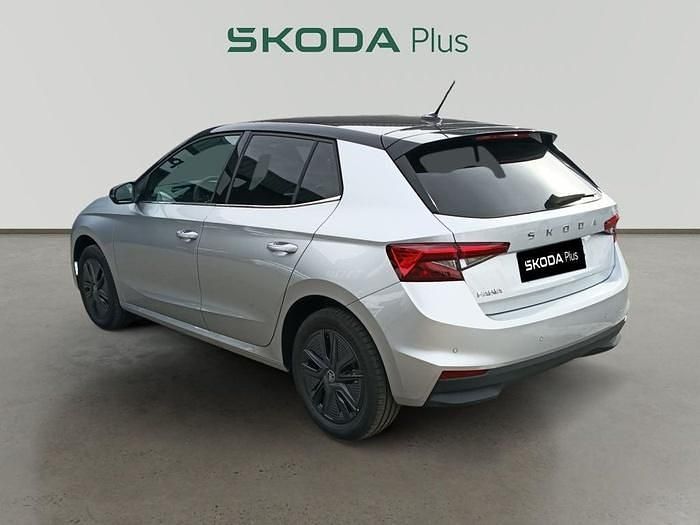 Usado Skoda Fabia 115 CV (84 kW) 2025 Gris plata Utilitario