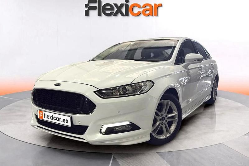 Usado Ford Mondeo Trend 125 CV (91 kW) 2016 Blanco Berlina
