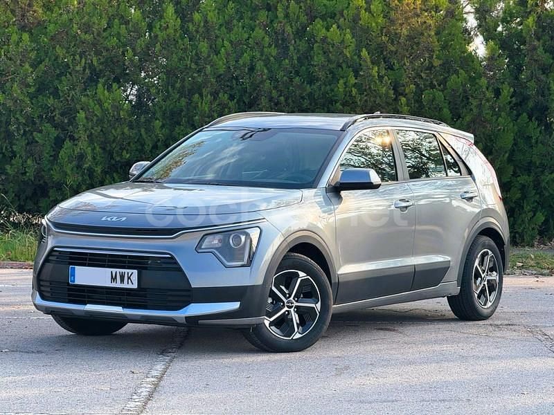 Gris / plata Usado 2024 Kia Niro SUV | 25.900 € (Precio justo) - Imagen 1/4