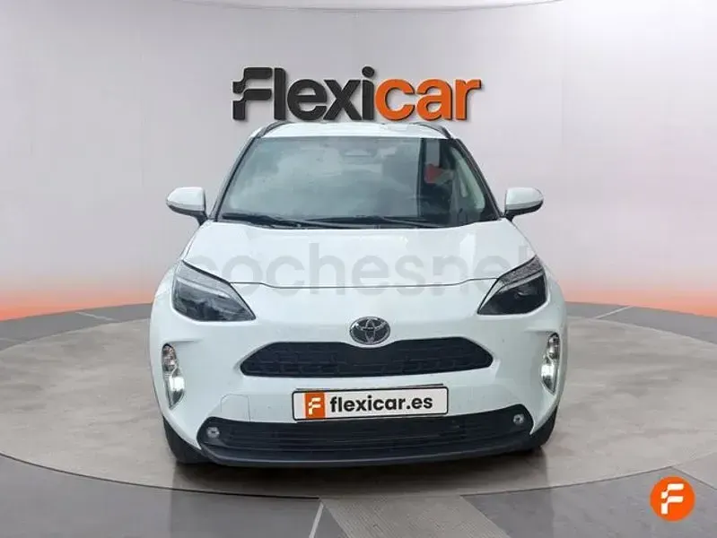 Usado Toyota Yaris Cross Business Edition 130 CV (95 kW) 2025 Blanco SUV