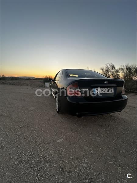 Negro Usado 2006 Subaru Legacy Familiar | 6500 € - Imagen 1/4