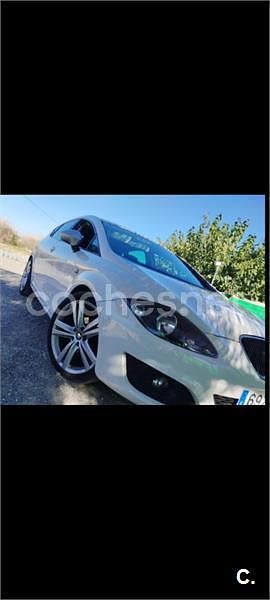 Usado Seat Leon Ecomotive 105 CV (77 kW) 2010 Blanco Berlina