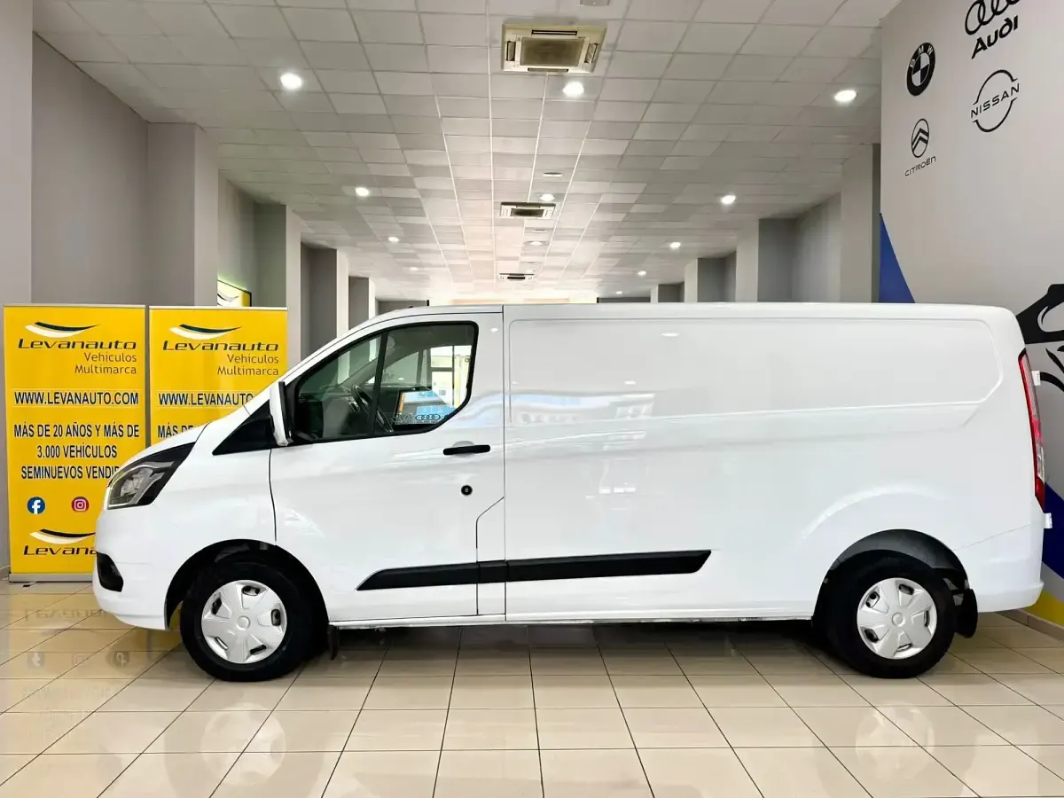 Usado Ford Transit Custom Trend 131 CV (96 kW) 2022 Blanco Van