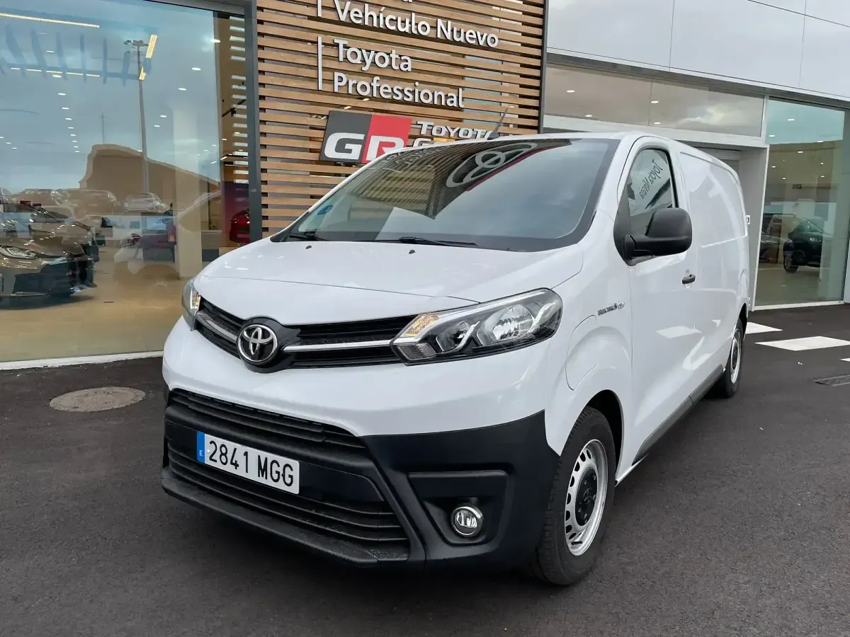 Usado Toyota Proace Plus 100 kW (136 CV) 2023 Blanco Monovolumen