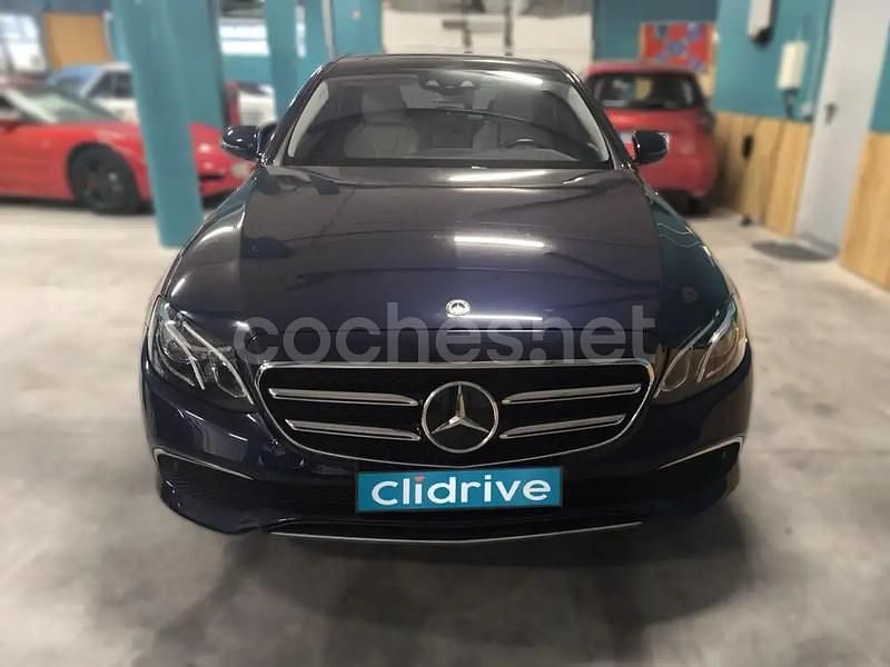 Usado Mercedes E200 160 CV (117 kW) 2020 Azul Berlina