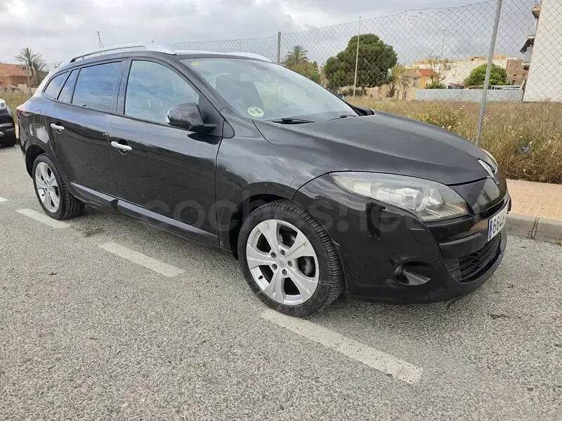 Usado Renault Mégane III Dynamique 130 CV (95 kW) 2009 Negro Berlina
