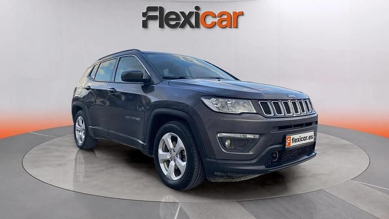 Usado Jeep Compass Limited 120 CV (88 kW) 2019 Gris SUV