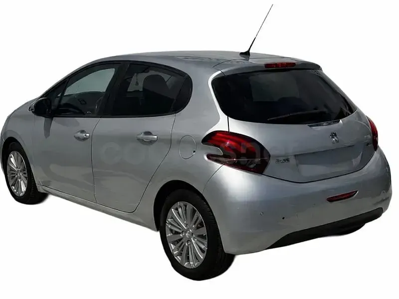 Usado Peugeot 208 Access 82 CV (60 kW) 2016 Gris / plata Utilitario