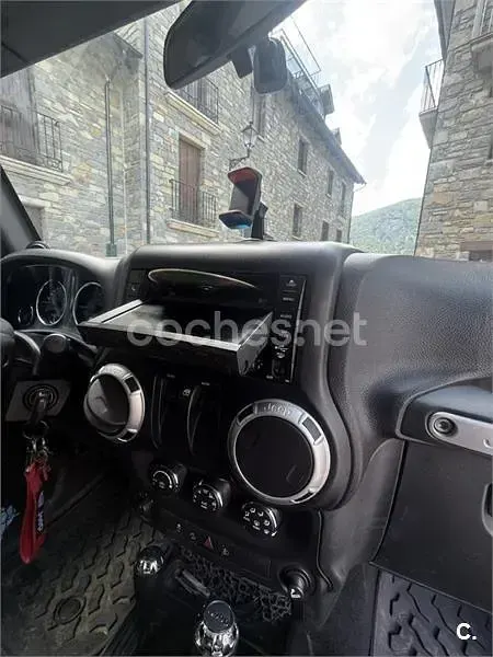 Usado Jeep Wrangler Sahara 200 CV (147 kW) 2011 Negro SUV