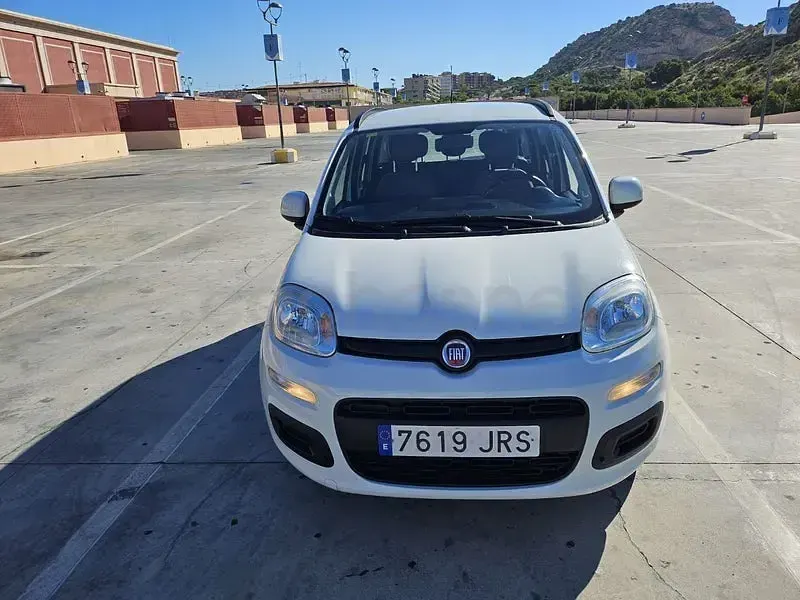 Usado Fiat Panda Lounge 69 CV (50 kW) 2016 Blanco Utilitario