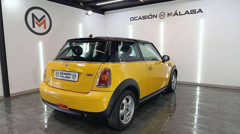 Usado Mini ONE 95 CV (69 kW) 2007 Amarillo Utilitario