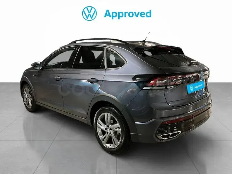 Usado VW Taigo R-line 110 CV (80 kW) 2023 Gris / plata SUV