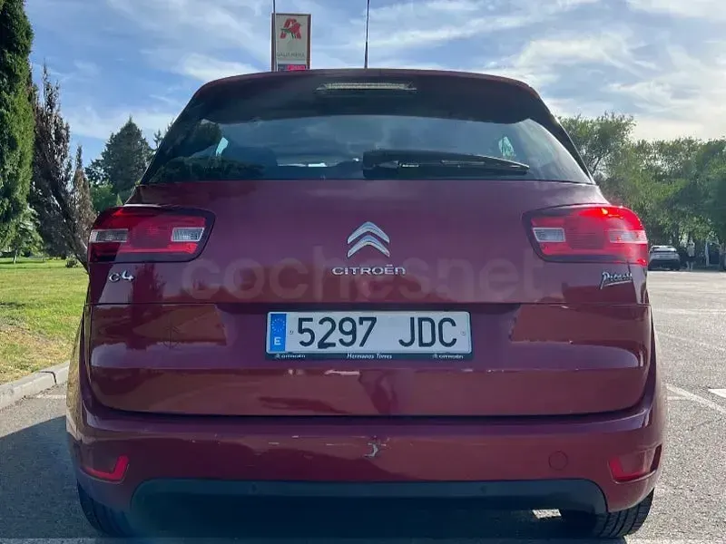 Usado Citroën C4 Picasso Attraction 115 CV (84 kW) 2015 Granate Monovolumen