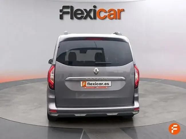 Usado Renault Kangoo Techno 95 CV (69 kW) 2023 Gris Familiar