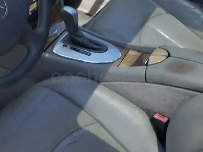 Usado Mercedes E270 Avantgarde 170 CV (125 kW) 2002 Blanco Familiar